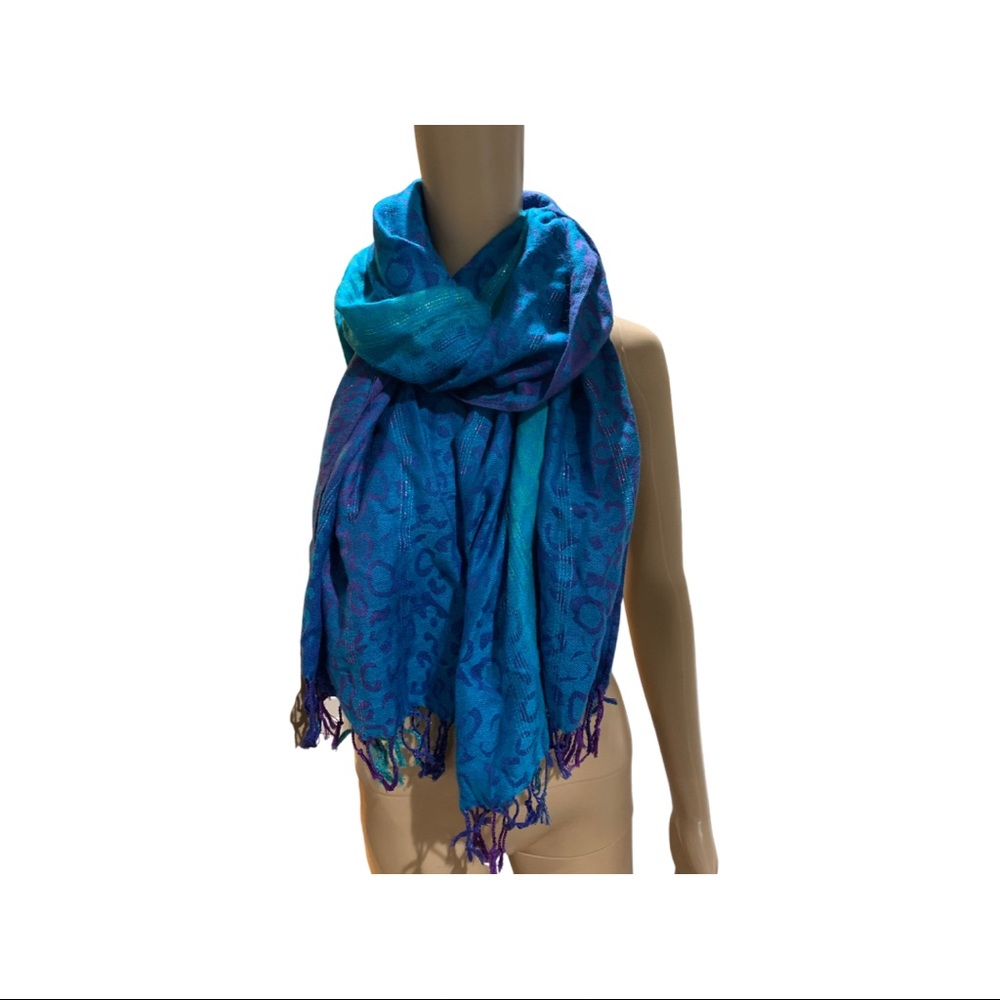 Lightweight Scarf